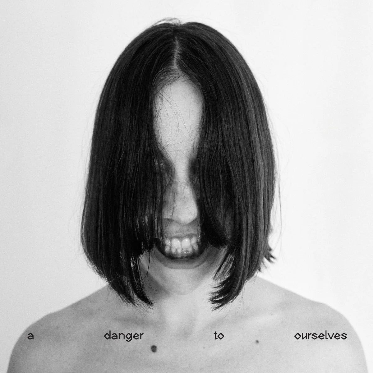 Lucrecia Dalt - A Danger To Ourselves | Vinyle Blanc