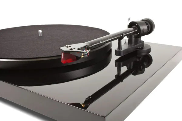 Pro-Ject - Debut Carbon | 2M Red