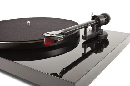 Pro-Ject - Debut Carbon | 2M Red
